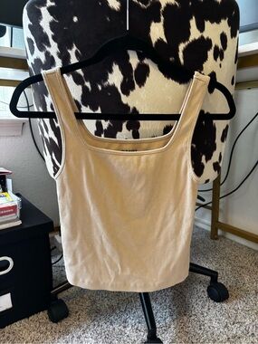 Old NavyWomen’s Ribbed Square-Neck Tank Top in Beige